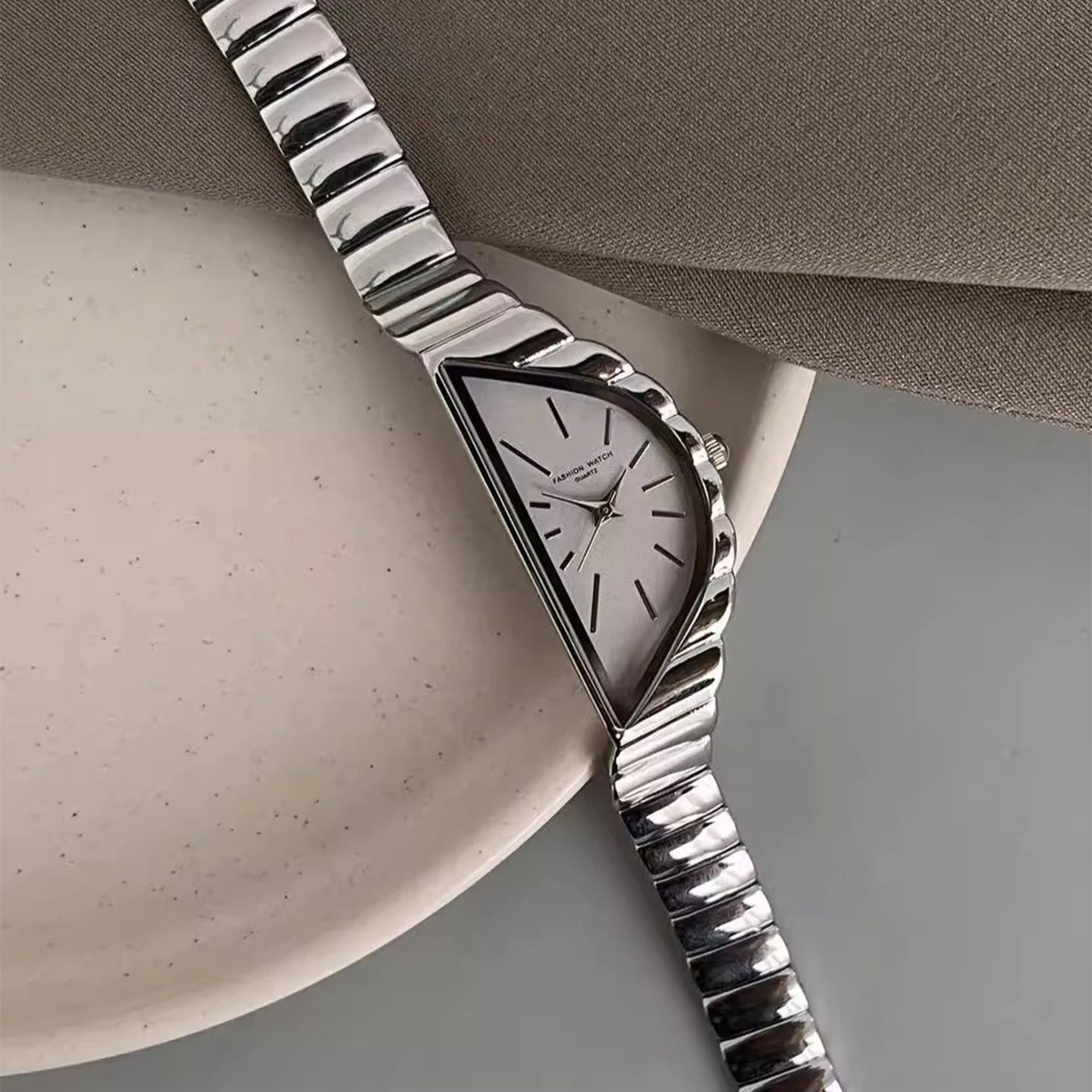 Jam Tangan Wanita Desain Fashi - Analog Quartz Watch ulasan dan harga